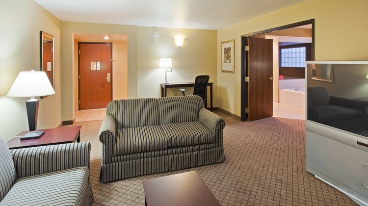 Holiday Inn Express Suite