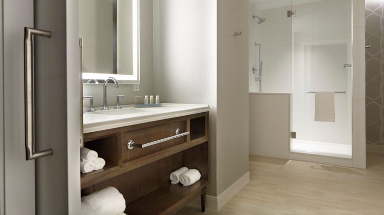 <b>Hotel Indigo Atlanta Downtown Suite</b>. Images powered by <a href="https://www.leonardoworldwide.com/" title="Leonardo Worldwide" target="_blank">Leonardo</a>.