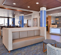Holiday Inn Express Early Lobby