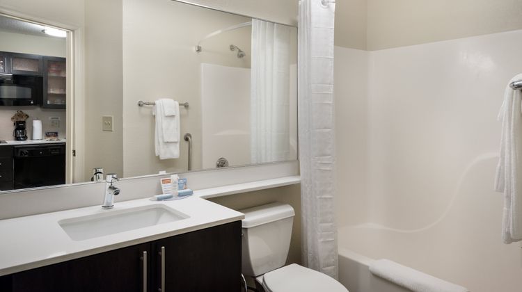 Candlewood Suites Charlotte Arrowood Room