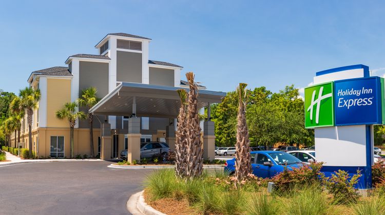 Holiday Inn Express Charleston Exterior