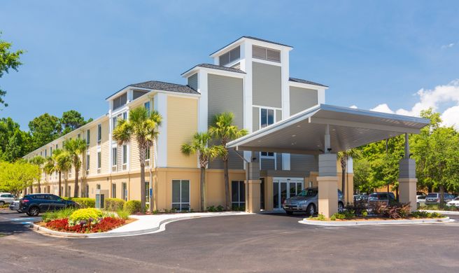 Holiday Inn Express Charleston Exterior