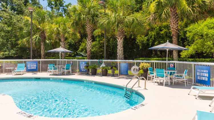 Holiday Inn Express Charleston Pool