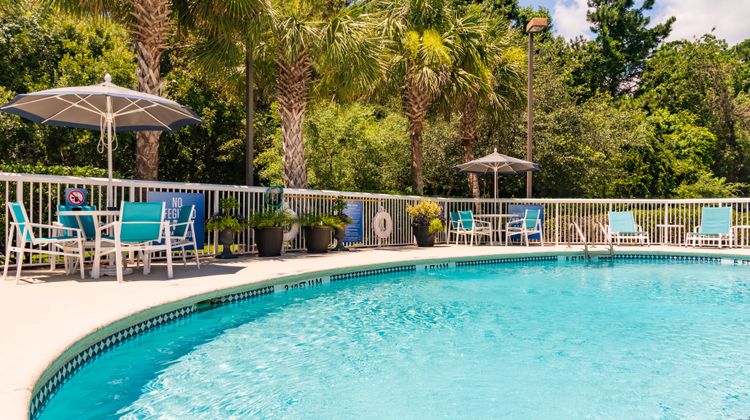 Holiday Inn Express Charleston Pool