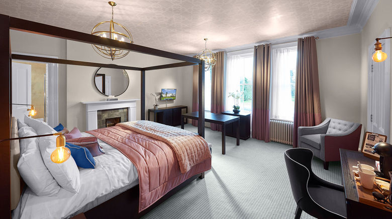 <b>Chancellors Hotel Manchester Suite</b>. Images powered by <a href="https://www.leonardoworldwide.com/" title="Leonardo Worldwide" target="_blank">Leonardo</a>.