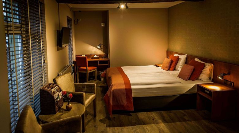 <b>Hotel De Limbourg Room</b>. Images powered by <a href="https://www.leonardoworldwide.com/" title="Leonardo Worldwide" target="_blank">Leonardo</a>.