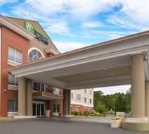 Holiday Inn Express Hotel & Suites Exterior