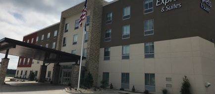 Holiday Inn Express & Suites-Medical Ctr Exterior