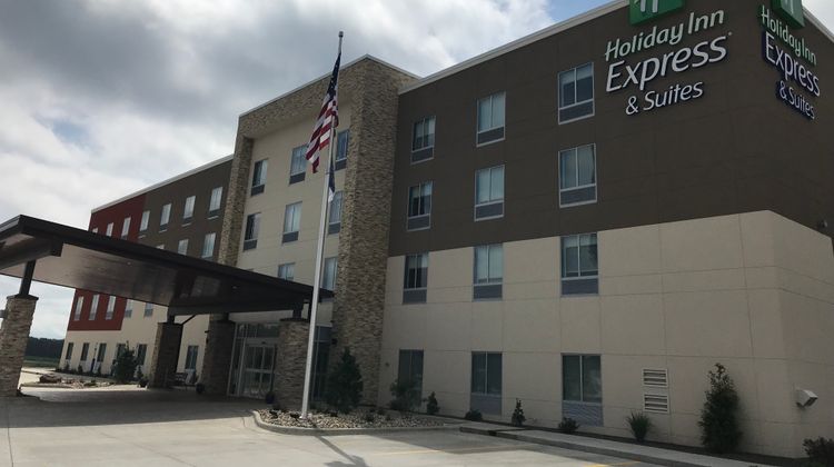 Holiday Inn Express & Suites-Medical Ctr Exterior
