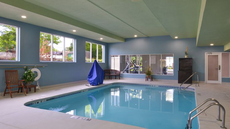 Holiday Inn Express Hotel & Suites Pool