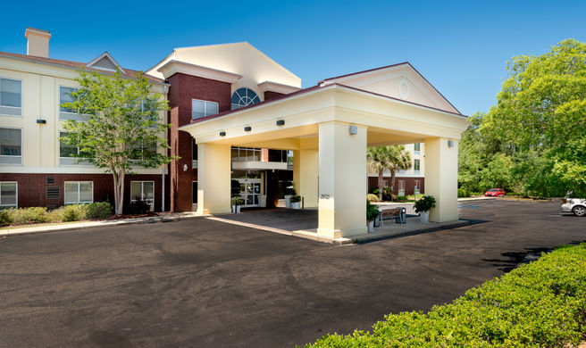 Holiday Inn Express & Suites Daphne Exterior