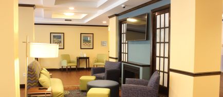 Holiday Inn Express & Suites Lebanon Lobby