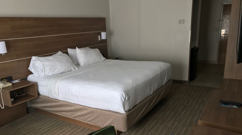 <b>Holiday Inn Express Hotel & Suites Room</b>. Images powered by <a href="https://www.leonardoworldwide.com/" title="Leonardo Worldwide" target="_blank">Leonardo</a>.