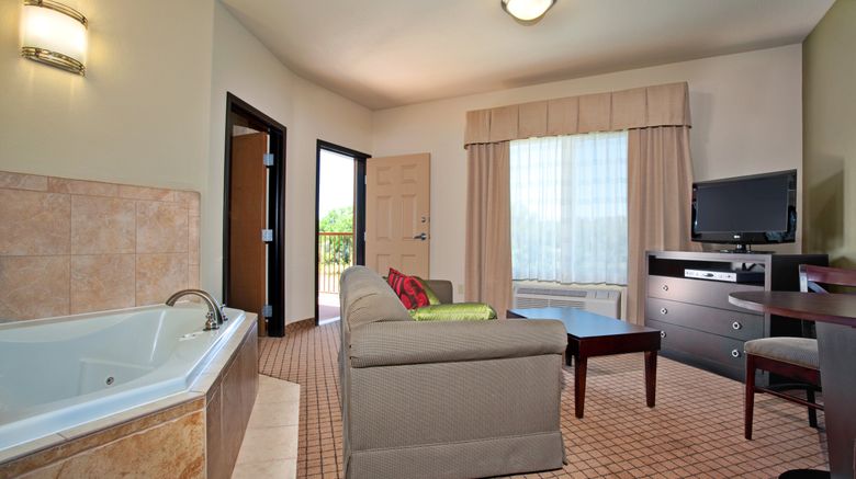 <b>Holiday Inn Express Hotel & Suites Suite</b>. Images powered by <a href="https://www.leonardoworldwide.com/" title="Leonardo Worldwide" target="_blank">Leonardo</a>.