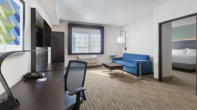 <b>Holiday Inn Express Hotel & Suites Suite</b>. Images powered by <a href="https://www.leonardoworldwide.com/" title="Leonardo Worldwide" target="_blank">Leonardo</a>.