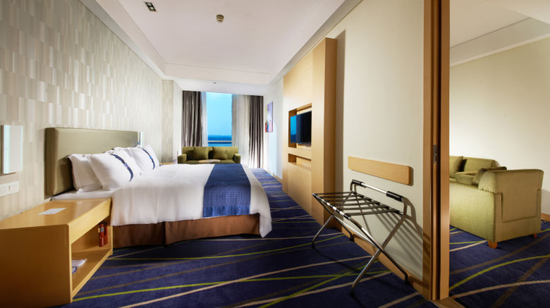 <b>Holiday Inn Express Zhengzhou Airport Room</b>. Images powered by <a href="https://www.leonardoworldwide.com/" title="Leonardo Worldwide" target="_blank">Leonardo</a>.