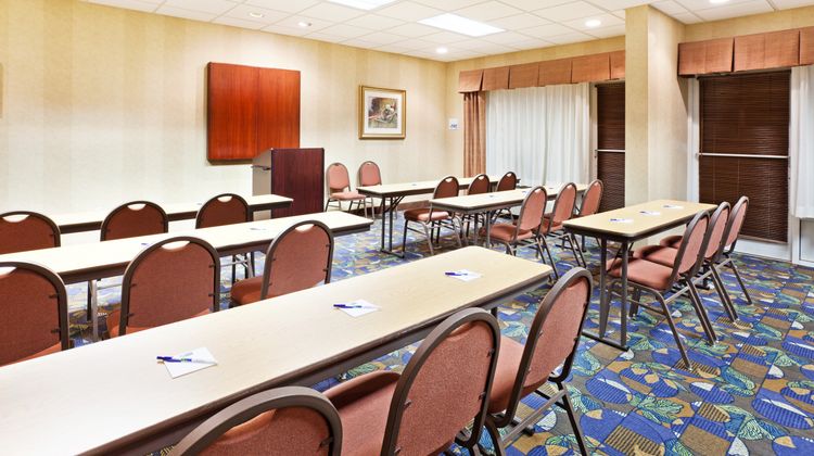 Holiday Inn Express Hotel & Suites Meeting