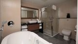 <b>Renaissance London Heathrow Hotel Room</b>. Images powered by <a href="https://www.leonardoworldwide.com/" title="Leonardo Worldwide" target="_blank">Leonardo</a>.