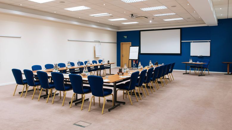 <b>Renaissance London Heathrow Hotel Meeting</b>. Images powered by <a href="https://www.leonardoworldwide.com/" title="Leonardo Worldwide" target="_blank">Leonardo</a>.