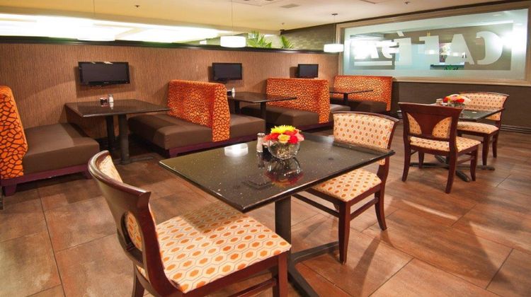 Holiday Inn Hotel & Suites Restaurant
