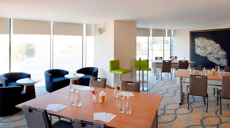 <b>Residence Inn by Marriott Kuwait City Meeting</b>. Images powered by <a href="https://www.leonardoworldwide.com/" title="Leonardo Worldwide" target="_blank">Leonardo</a>.