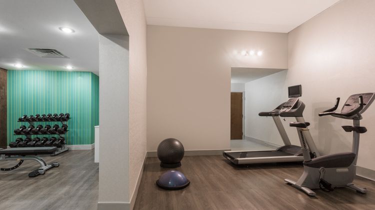 Holiday Inn Express & Stes Fort Lee Health Club