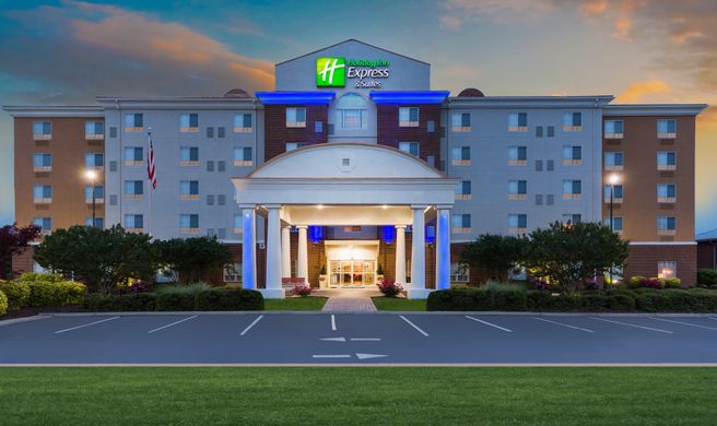Holiday Inn Express & Stes Fort Lee Exterior