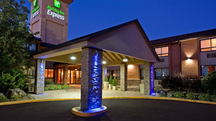 Holiday Inn Express Toronto East Exterior