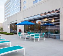 Holiday Inn Cleveland Clinic Exterior