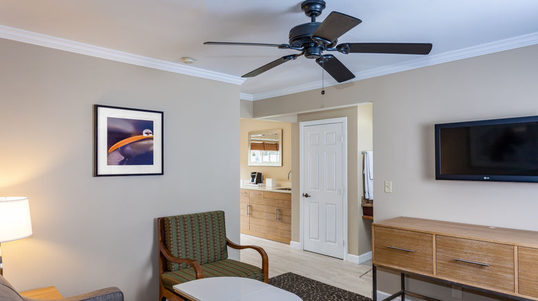 <b>Holiday Inn Express Suite</b>. Images powered by <a href="https://www.leonardoworldwide.com/" title="Leonardo Worldwide" target="_blank">Leonardo</a>.