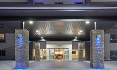 Holiday Inn Express & Sts North Lincoln