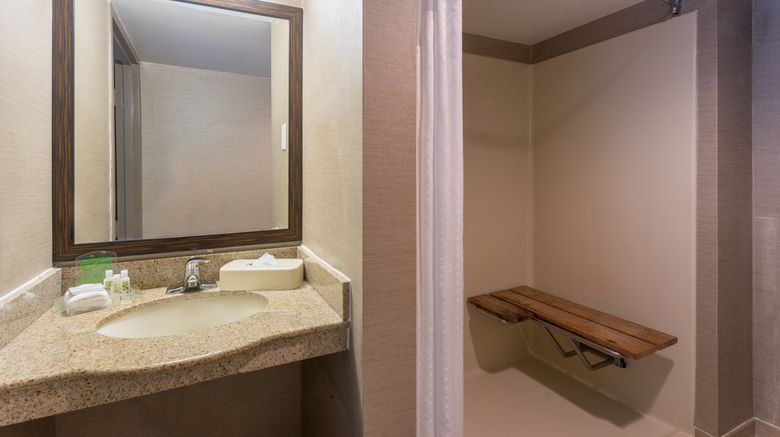 <b>Holiday Inn Harrisburg-Hershey Hotel Room</b>. Images powered by <a href="https://www.leonardoworldwide.com/" title="Leonardo Worldwide" target="_blank">Leonardo</a>.
