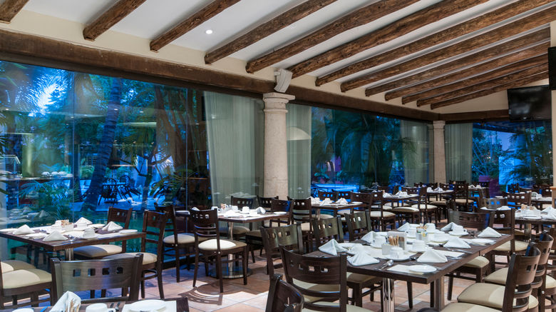 <b>Holiday Inn Ciudad del Carmen Restaurant</b>. Images powered by <a href="https://www.leonardoworldwide.com/" title="Leonardo Worldwide" target="_blank">Leonardo</a>.