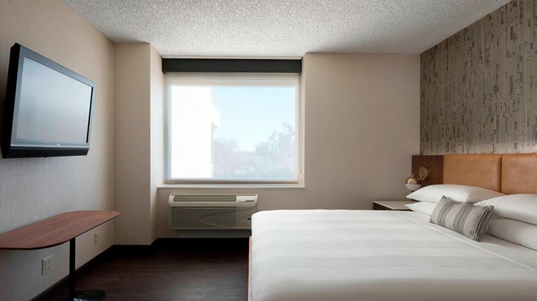 <b>Fullerton Marriott at California State Suite</b>. Images powered by <a href="https://leonardo.com/" title="Leonardo Worldwide" target="_blank">Leonardo</a>.