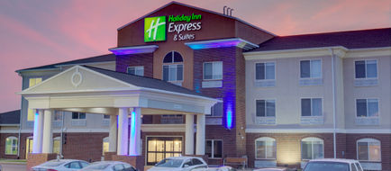 Holiday Inn Express and Suites Exterior