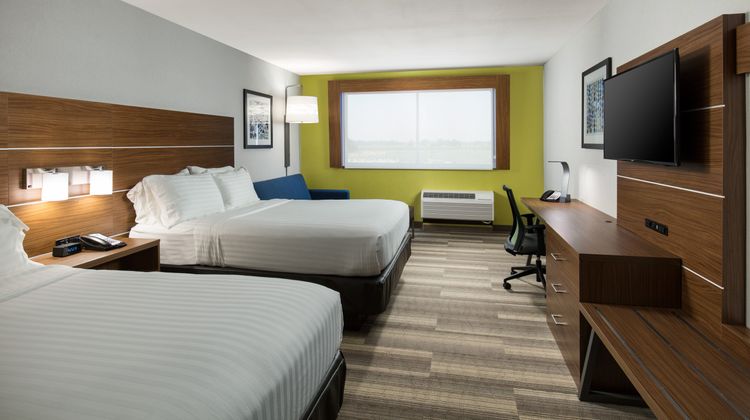 Holiday Inn Express Visalia Room