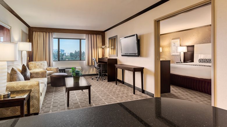 <b>Crowne Plaza - Foster City Hotel Suite</b>. Images powered by <a href="https://www.leonardoworldwide.com/" title="Leonardo Worldwide" target="_blank">Leonardo</a>.
