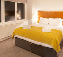 Premier Suites Plus Glasgow Room