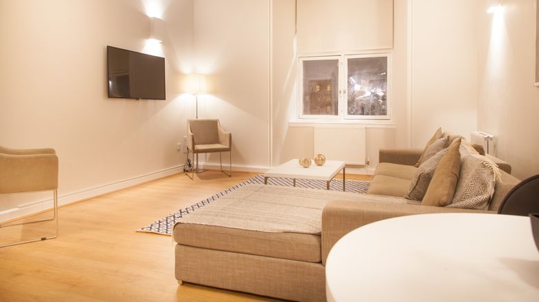 <b>Premier Suites Plus Glasgow Room</b>. Images powered by <a href="https://www.leonardoworldwide.com/" title="Leonardo Worldwide" target="_blank">Leonardo</a>.