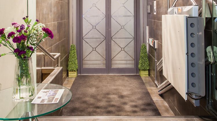 Premier Suites Plus Glasgow Lobby
