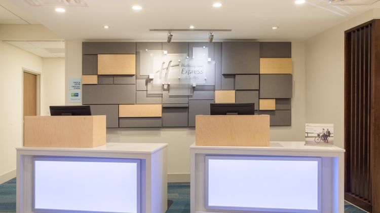 Holiday Inn Express & Suites Owing Mills Lobby