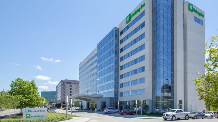 Holiday Inn Cleveland Clinic Exterior