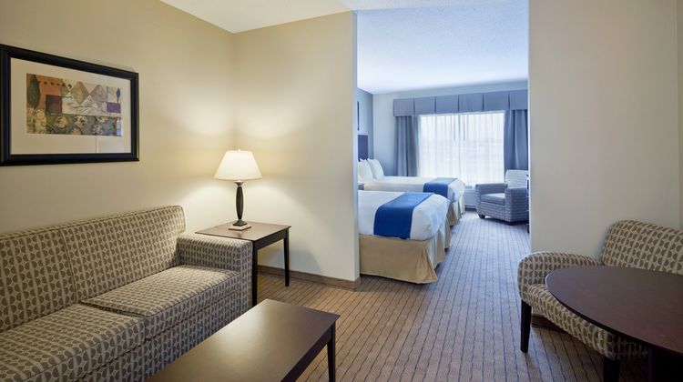 Holiday Inn Express & Suites Malone Suite