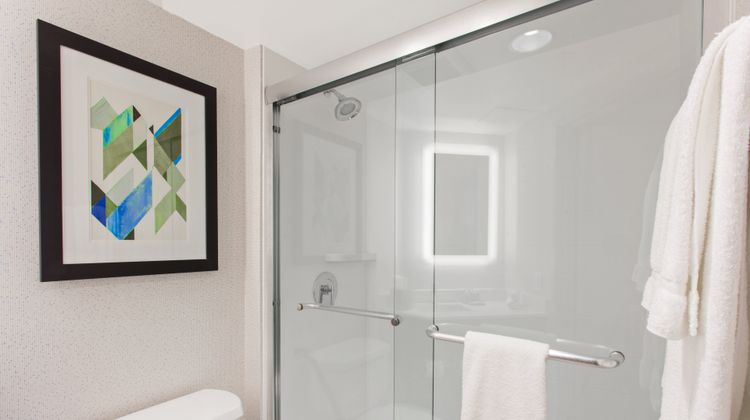 Holiday Inn Express West Los Angeles Room