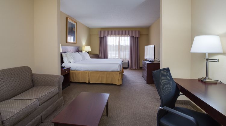 Holiday Inn Express & Suites Sebring Suite
