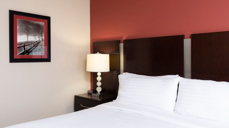 Holiday Inn Express New Philadelphia Room