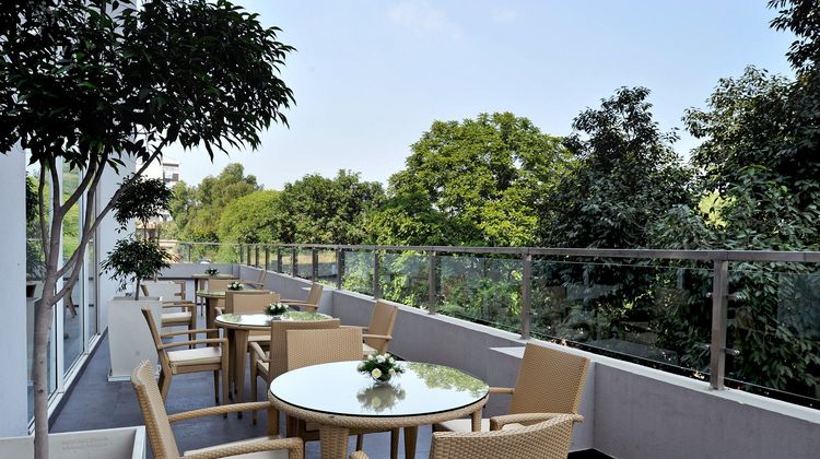 Hometel Chandigarh Restaurant