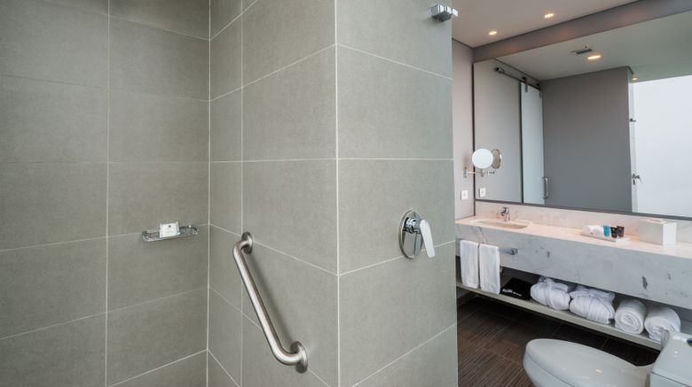 <b>Crowne Plaza Barranquilla Room</b>. Images powered by <a href="https://www.leonardoworldwide.com/" title="Leonardo Worldwide" target="_blank">Leonardo</a>.