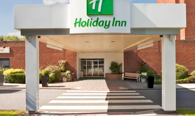 Holiday Inn Brentwood Exterior
