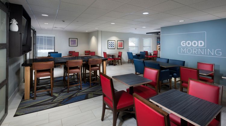 Holiday Inn Express Middlesboro Restaurant